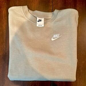 Nike women’s crew neck sweatshirt